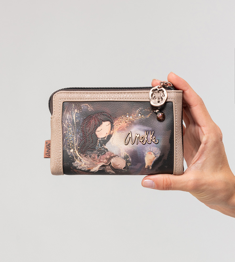 248019-EC Novčanik fashion Anekke FW24 Dreamverse 15x10x3cm 39709-912 P48 NETTO
