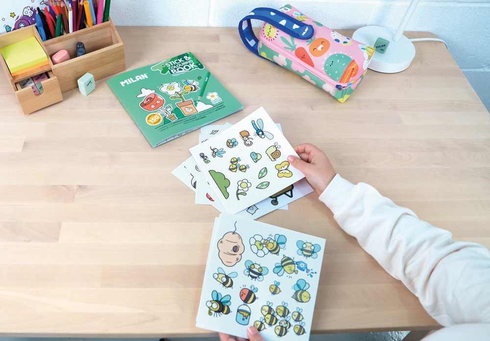 248515-EC Bojanka s naljepnicama za djecu MILAN GREEN & GROW P30